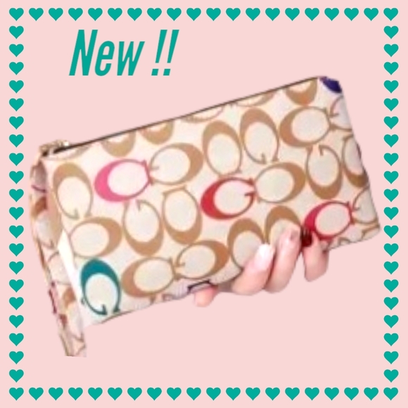 Women's Spacious Multicolor Wristlet Wallet. - Picture 9 of 11